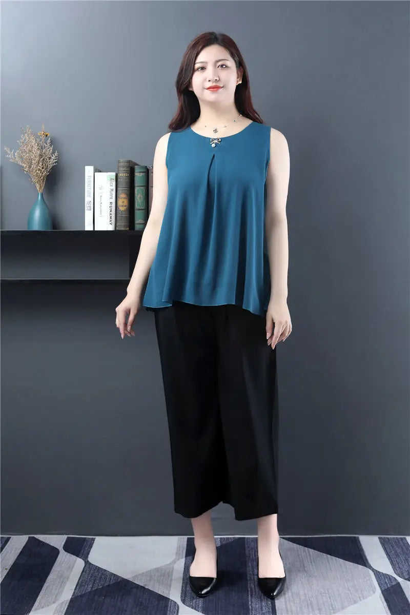 Obesity Women Chiffon Shirt 2025 New Summer Sleeveless O-neck Blouse Casual Solid White/Red Loose Oversized Female Tops
