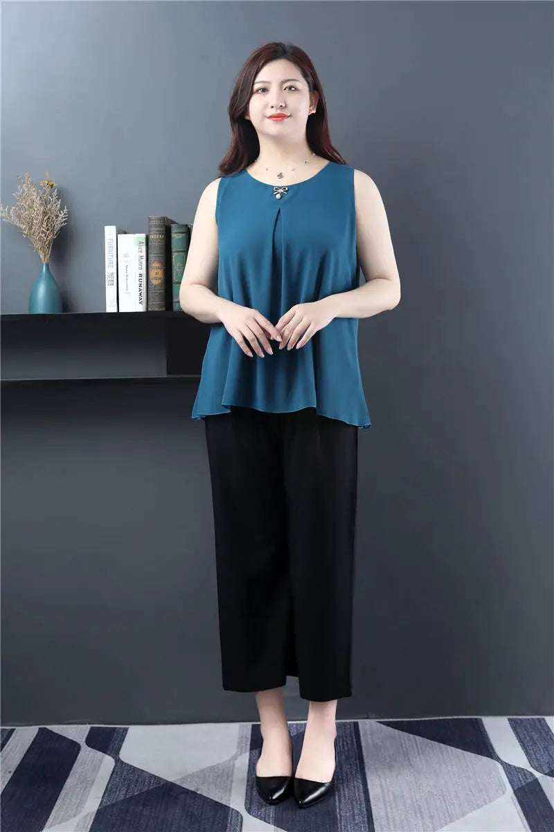 Obesity Women Chiffon Shirt 2025 New Summer Sleeveless O-neck Blouse Casual Solid White/Red Loose Oversized Female Tops