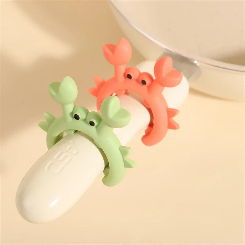 2/1Pcs Silicone Spatula Rack Small Crab Anti Scalding Overflow Pot Clip Spoon Holder Clip Universal Shovel Rack Kitchen Gadgets