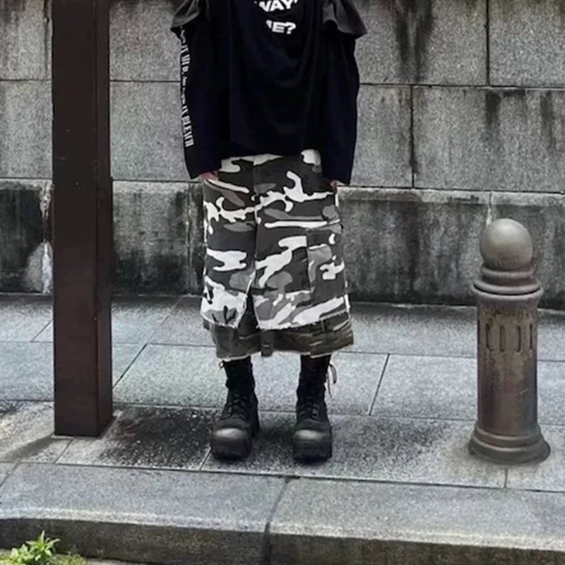 Fake Two Piece Spliced Camouflage Cargo Shorts for Men Wide Leg Patchwork Baggy Over Knee Length Pants Oversized Loose Short