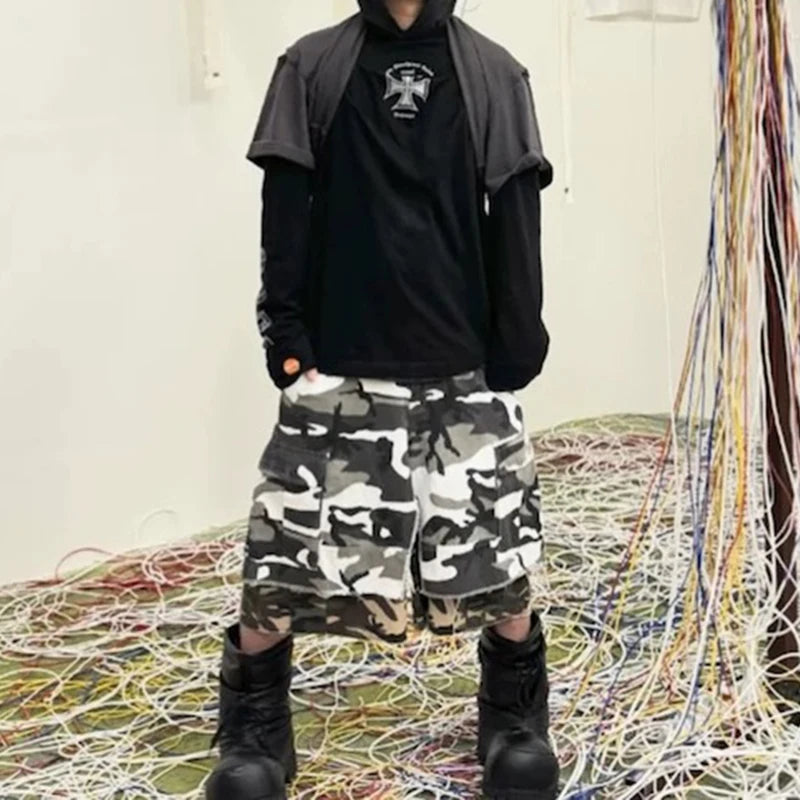 Fake Two Piece Spliced Camouflage Cargo Shorts for Men Wide Leg Patchwork Baggy Over Knee Length Pants Oversized Loose Short