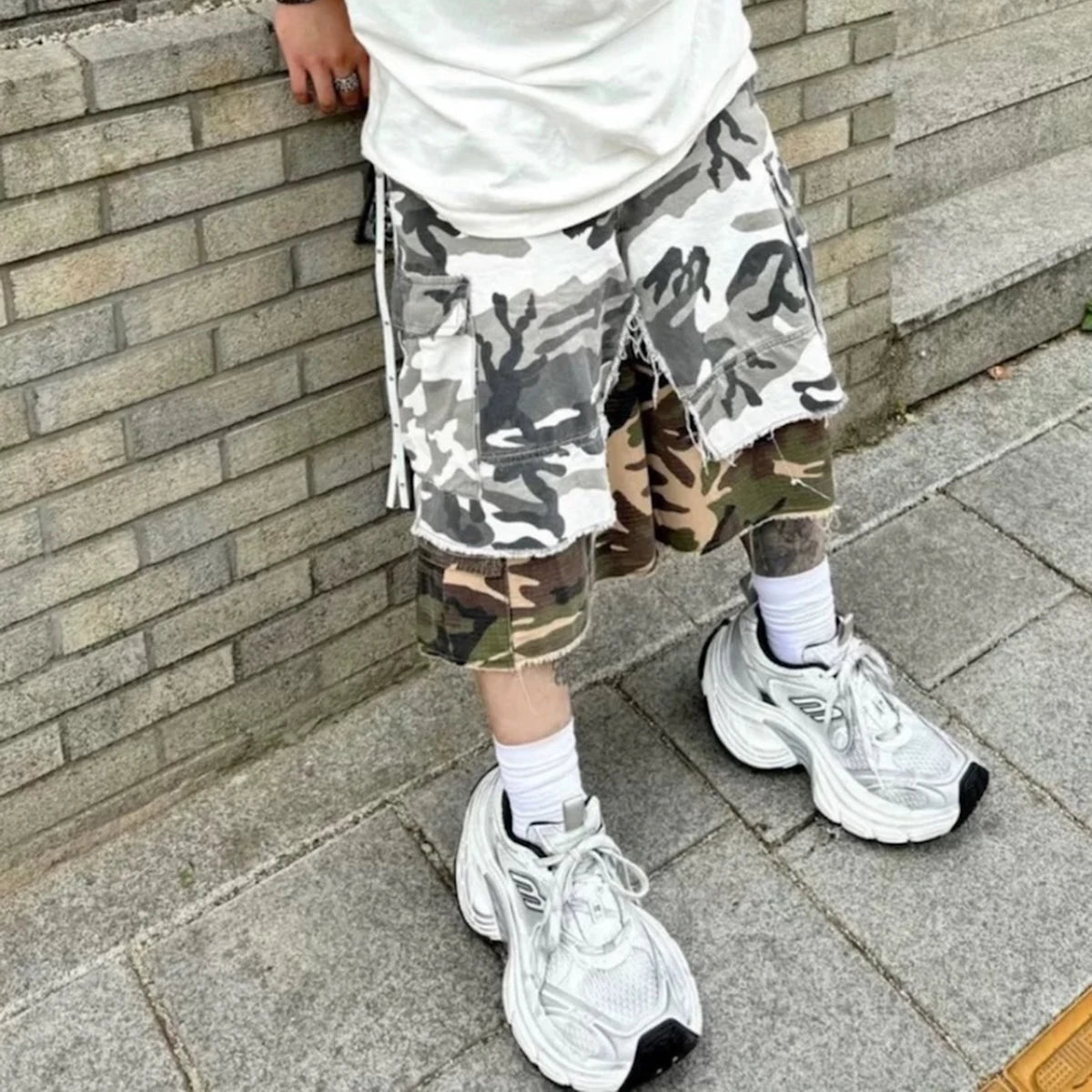 Fake Two Piece Spliced Camouflage Cargo Shorts for Men Wide Leg Patchwork Baggy Over Knee Length Pants Oversized Loose Short