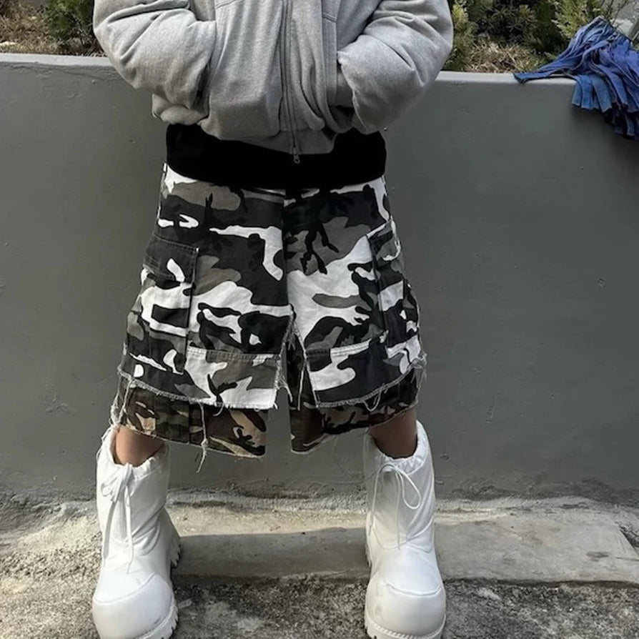 Fake Two Piece Spliced Camouflage Cargo Shorts for Men Wide Leg Patchwork Baggy Over Knee Length Pants Oversized Loose Short