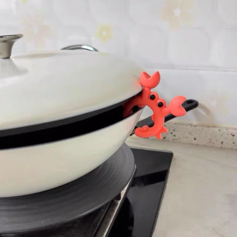 2/1Pcs Silicone Spatula Rack Small Crab Anti Scalding Overflow Pot Clip Spoon Holder Clip Universal Shovel Rack Kitchen Gadgets